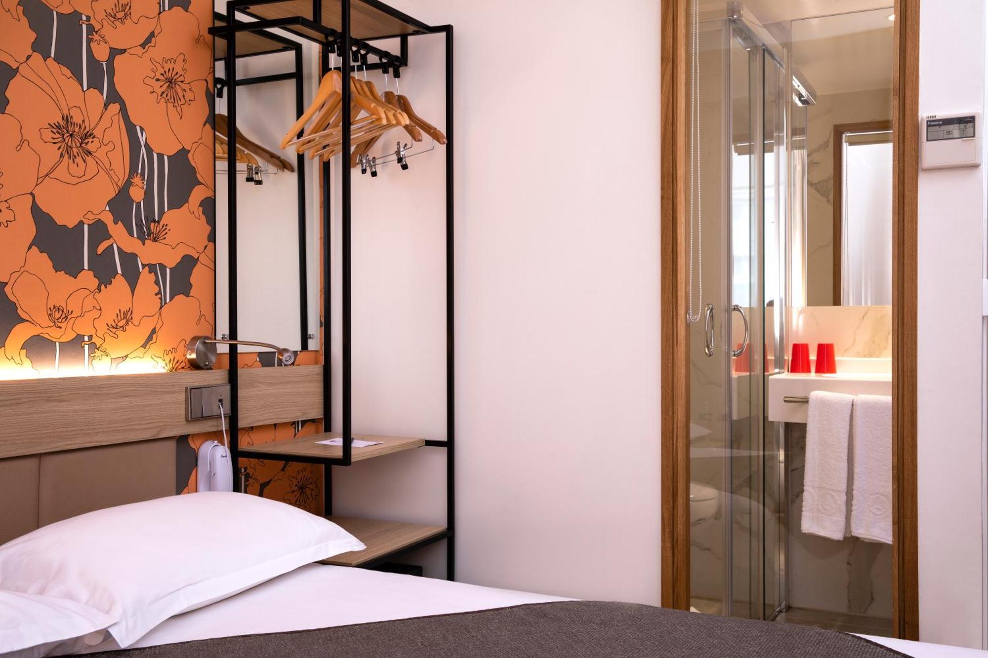Hotel Hor Les Lumieres Paris Exterior photo